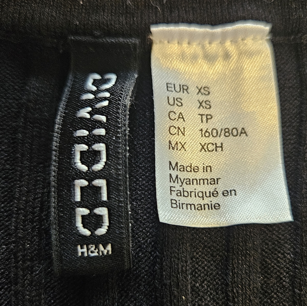 H&M Black Ribbed Sleeveless Tank Top. Size XS - Picture 5 of 6